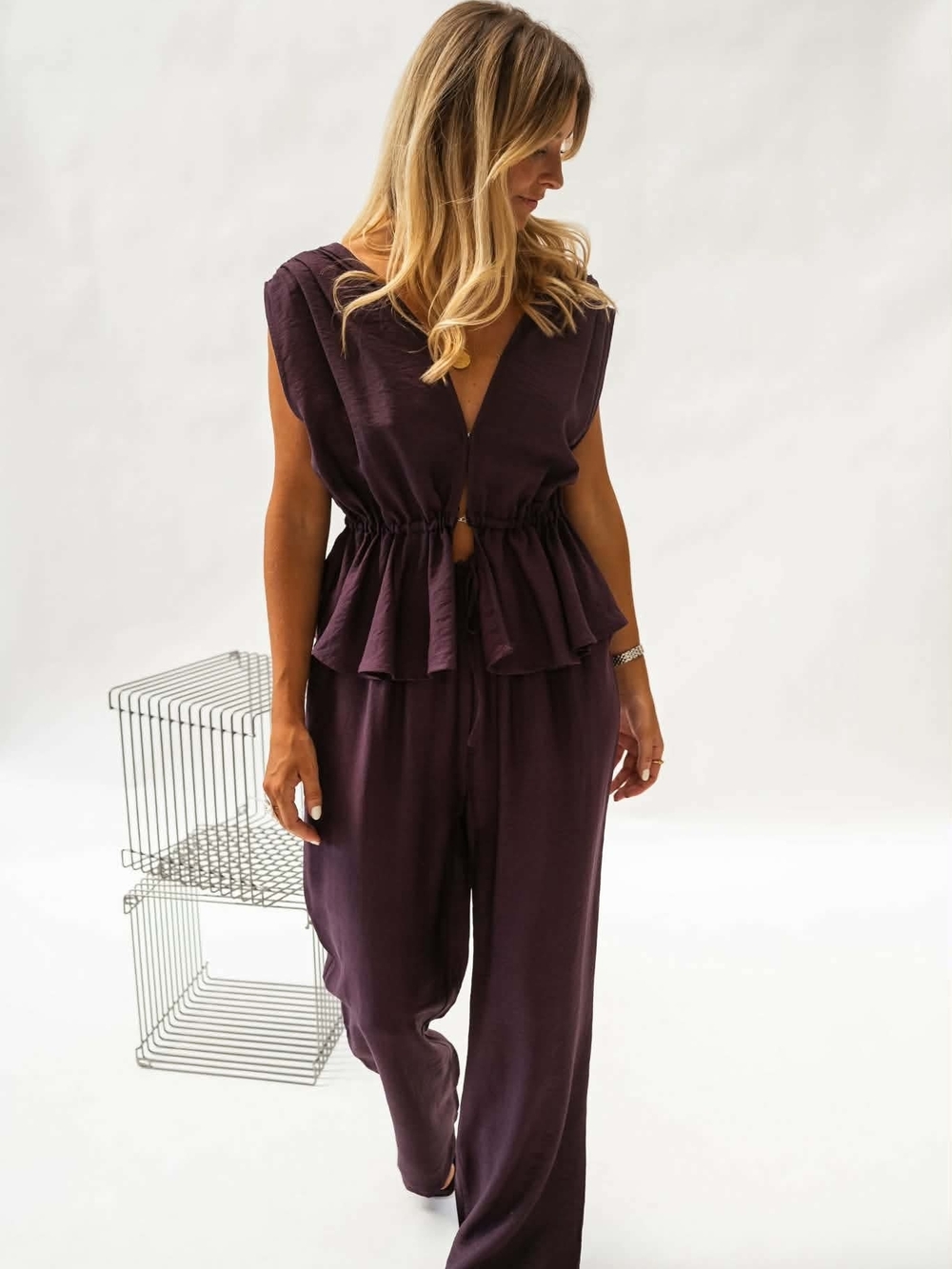 Sleeveless V-Neck Peplum SET in Plum